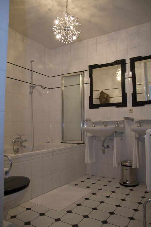 Boutique Hotel Huize Rustoord Esbeek Exteriör bild